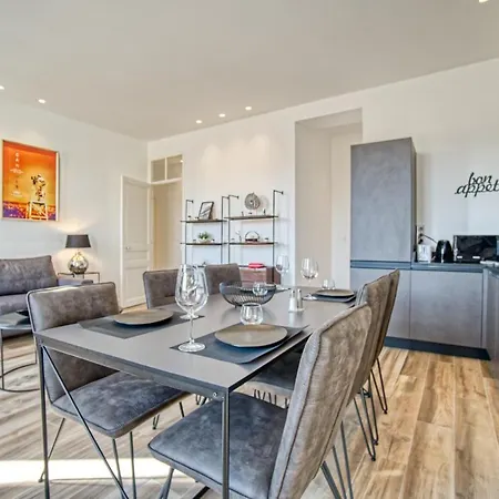 Superbe 3 Pièces Refait à Neuf Classé 4 étoiles Avec Ascenseur Et Balcon à Pied De La Et Du Palais Des Festivals Appartamento Cannes